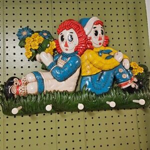 1977 Bobbs-Merrill Raggedy Ann & Andy Plastic Coat Hanger
